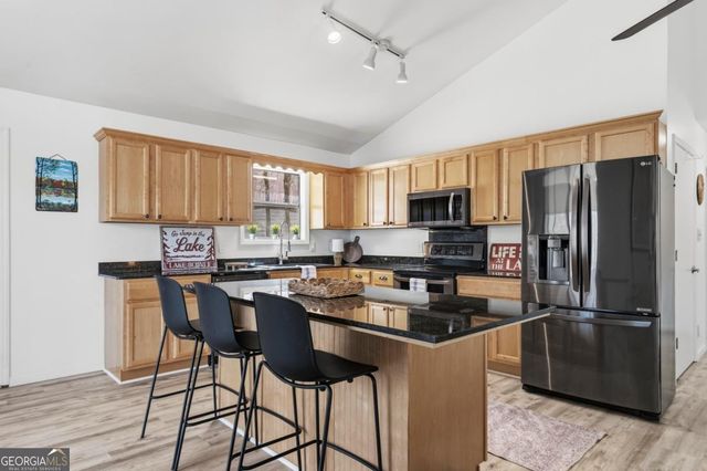 268 W River Bend Drive, Eatonton, GA 31024