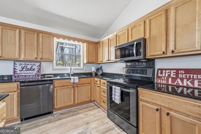 268 W River Bend Drive, Eatonton, GA 31024