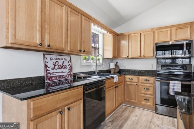 268 W River Bend Drive, Eatonton, GA 31024