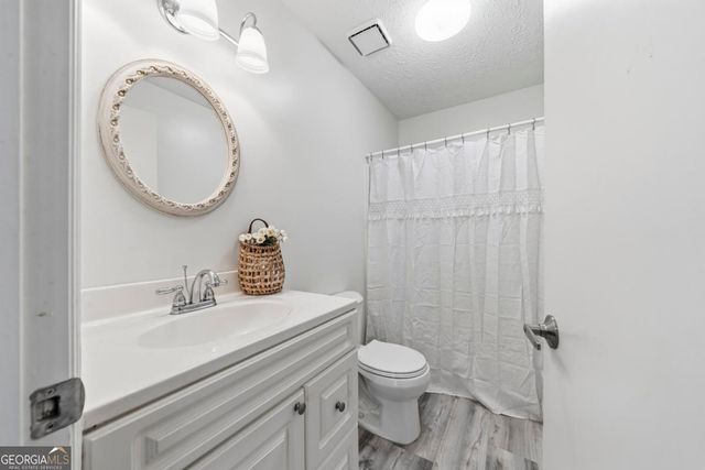 268 W River Bend Drive, Eatonton, GA 31024