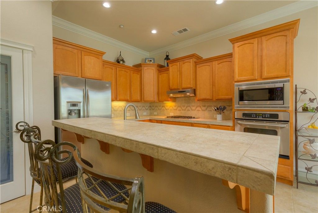 Image 13 of property listing at 1935 Tarmac, Redding, CA 96003