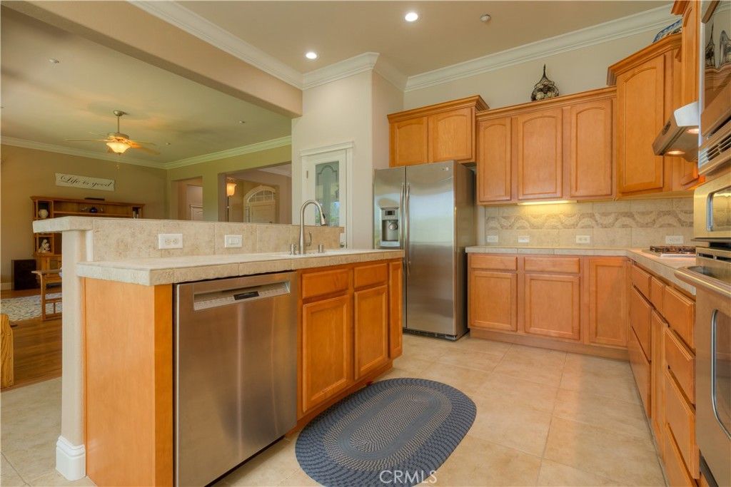 Image 15 of property listing at 1935 Tarmac, Redding, CA 96003