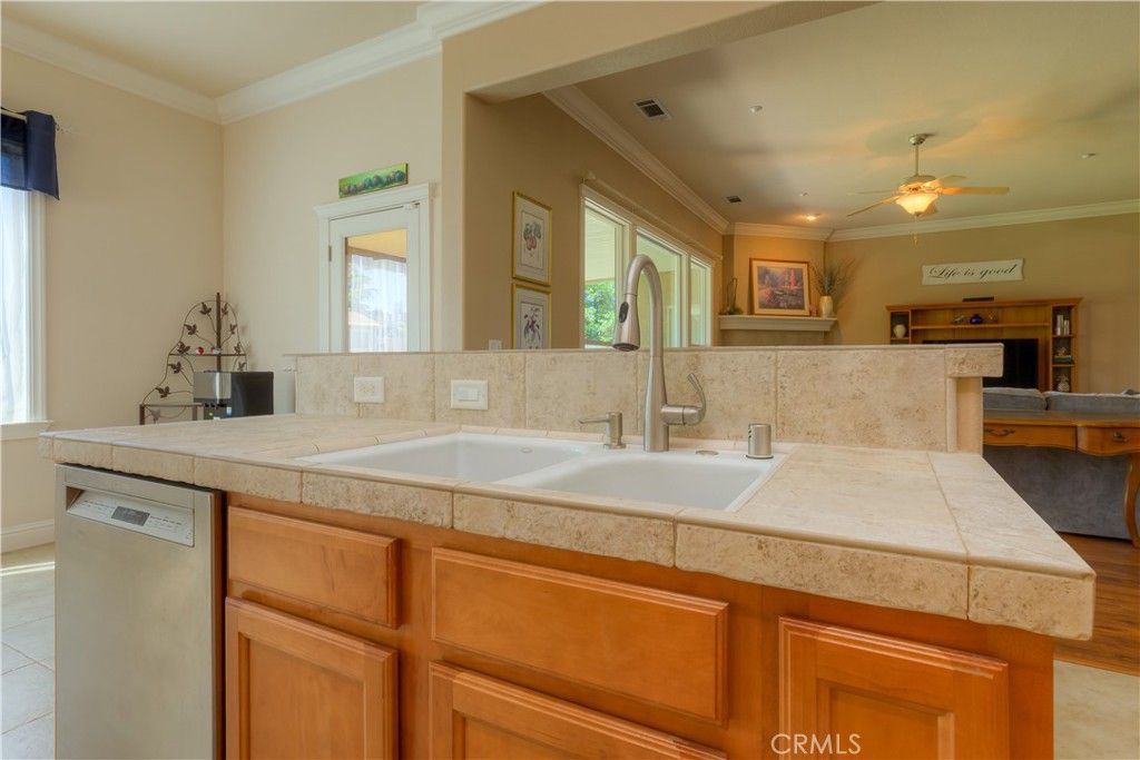 Image 17 of property listing at 1935 Tarmac, Redding, CA 96003