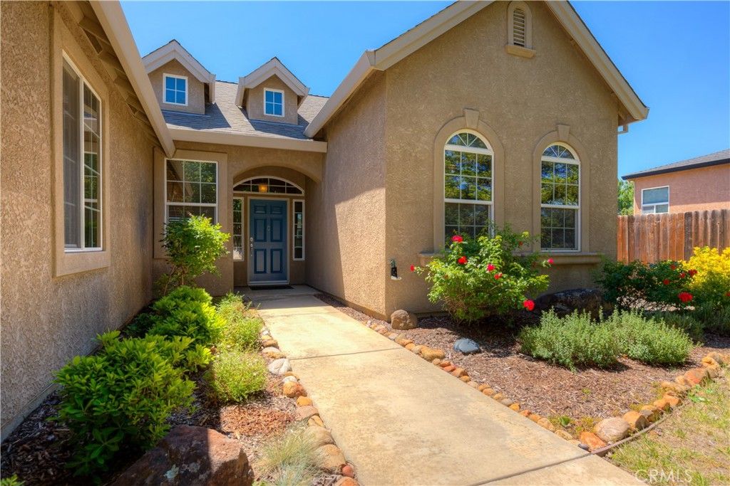 Image 3 of property listing at 1935 Tarmac, Redding, CA 96003