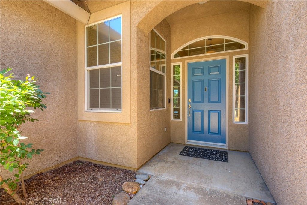 Image 4 of property listing at 1935 Tarmac, Redding, CA 96003