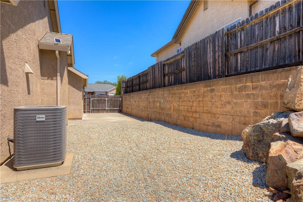 Image 43 of property listing at 1935 Tarmac, Redding, CA 96003