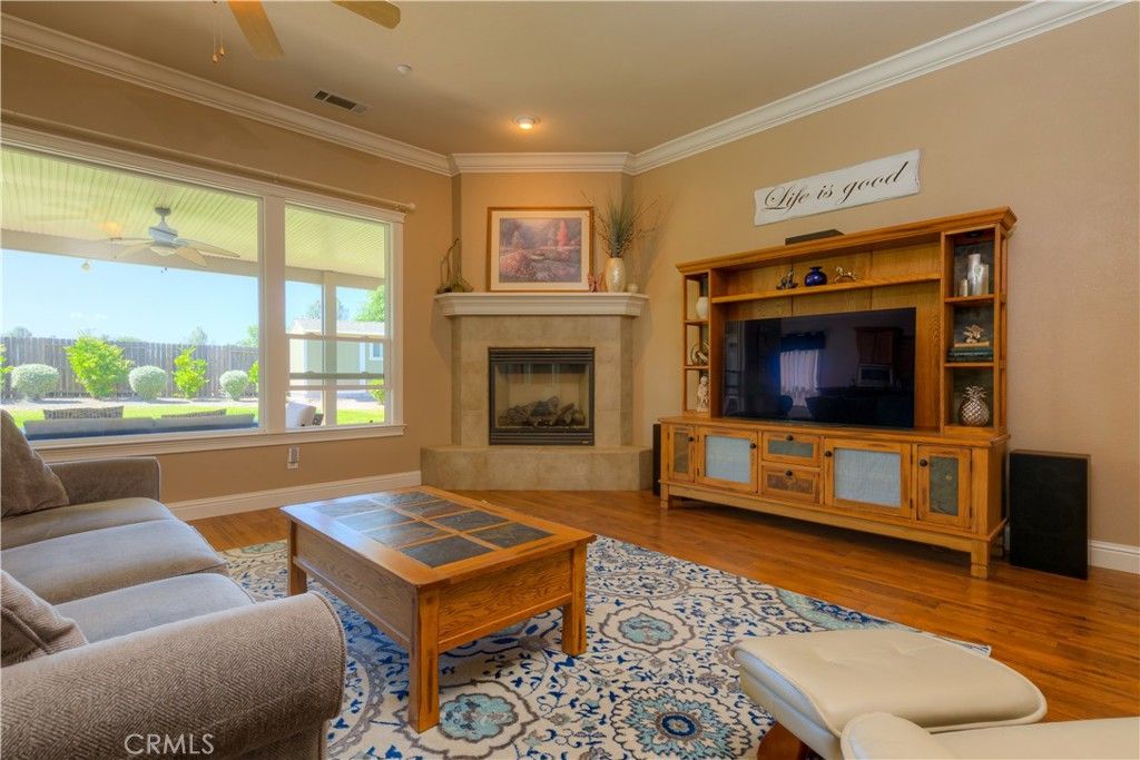 Image 7 of property listing at 1935 Tarmac, Redding, CA 96003