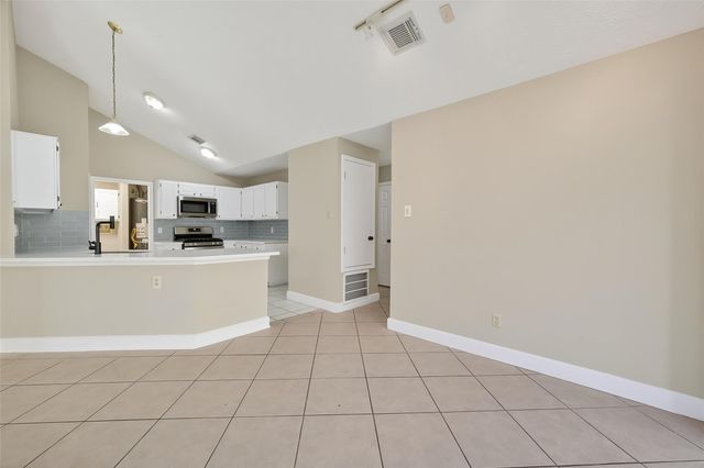2238 Sentinal Oaks Street, Sugar Land, TX 77478