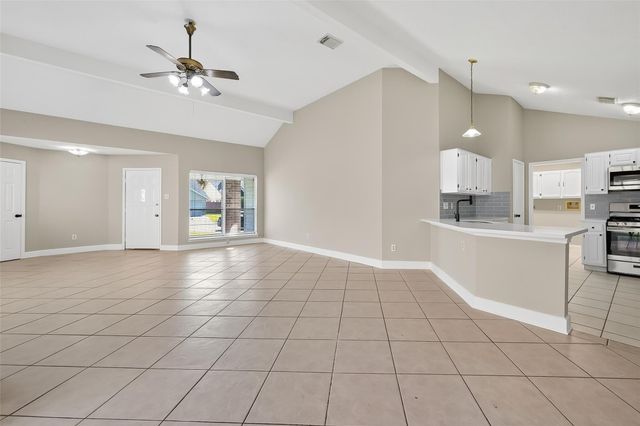 2238 Sentinal Oaks Street, Sugar Land, TX 77478