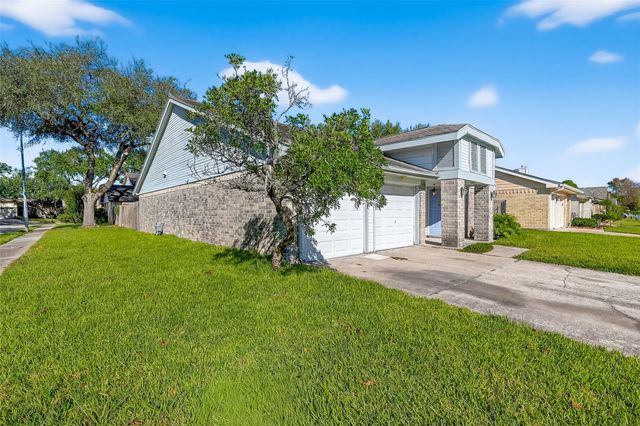 2238 Sentinal Oaks Street, Sugar Land, TX 77478