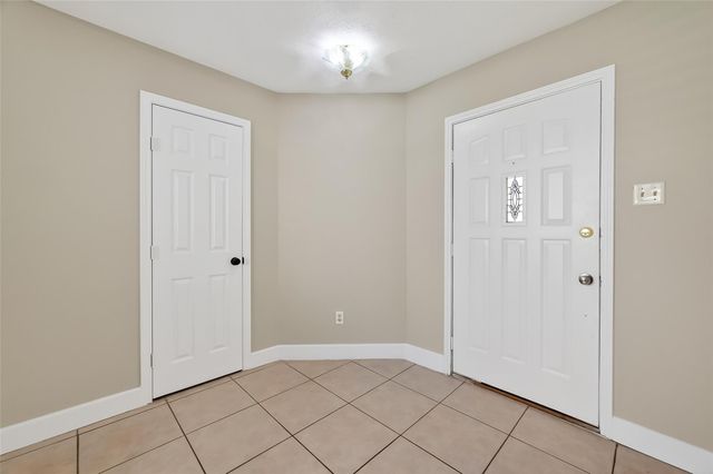 2238 Sentinal Oaks Street, Sugar Land, TX 77478