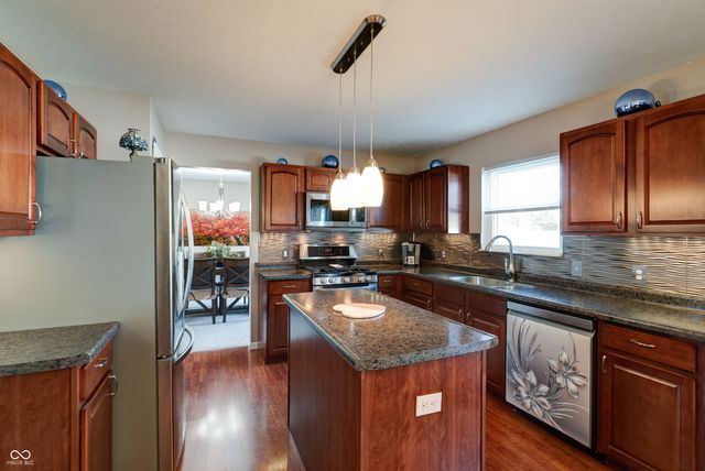 7066 Halifax Court, Avon, IN 46123