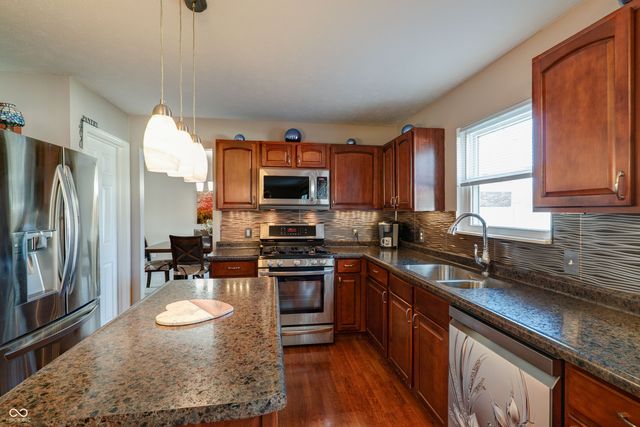 7066 Halifax Court, Avon, IN 46123