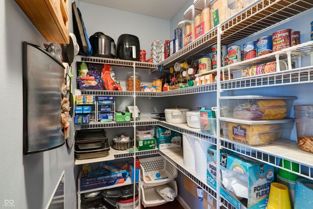 7066 Halifax Court, Avon, IN 46123