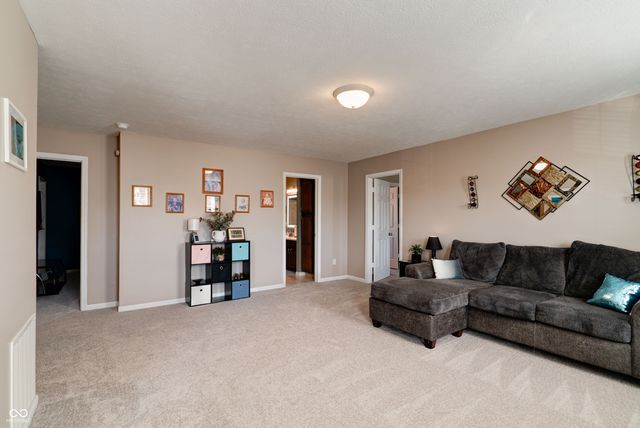 7066 Halifax Court, Avon, IN 46123