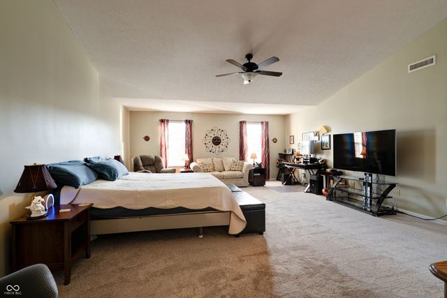 7066 Halifax Court, Avon, IN 46123