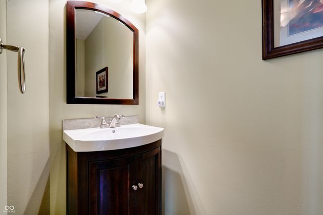 7066 Halifax Court, Avon, IN 46123