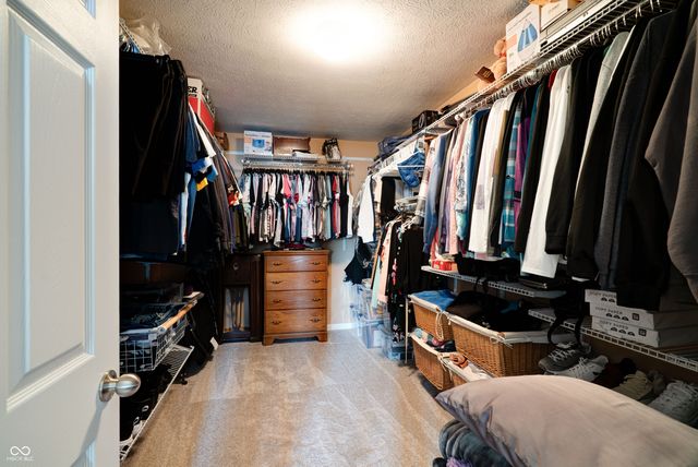 7066 Halifax Court, Avon, IN 46123