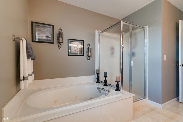 7066 Halifax Court, Avon, IN 46123