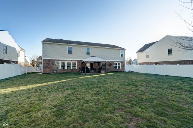 7066 Halifax Court, Avon, IN 46123