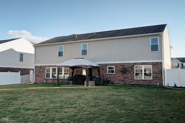 7066 Halifax Court, Avon, IN 46123