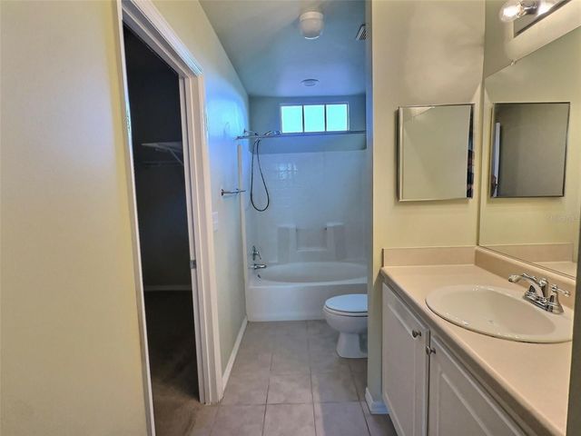 4751 TRAVINI CIRCLE 4-105, Sarasota, FL 34235