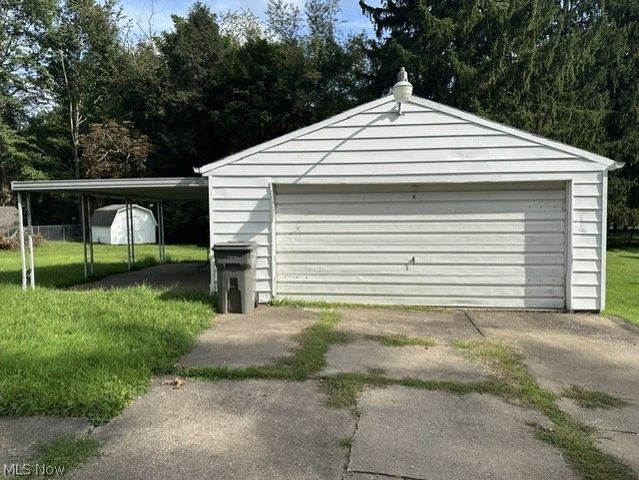 2224 Coral Sea, Youngstown, OH 44511