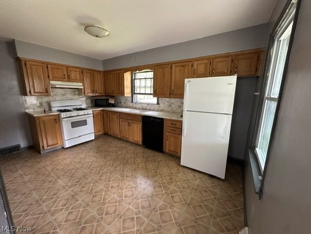 2224 Coral Sea, Youngstown, OH 44511