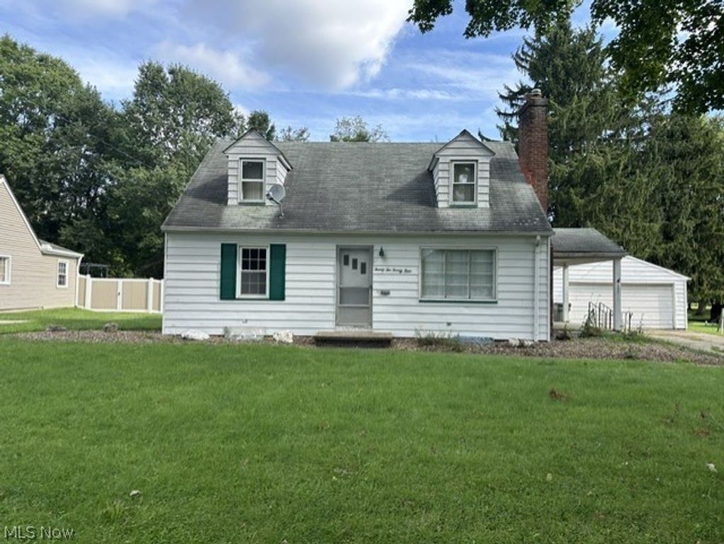 2224 Coral Sea, Youngstown, OH 44511