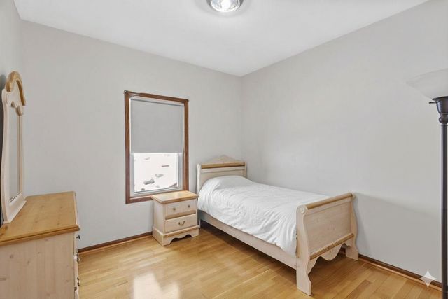 1113 Emerson Court, Burnsville, MN 55337