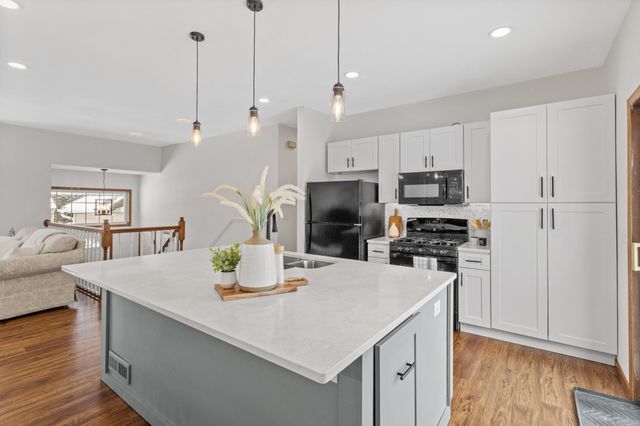 1113 Emerson Court, Burnsville, MN 55337