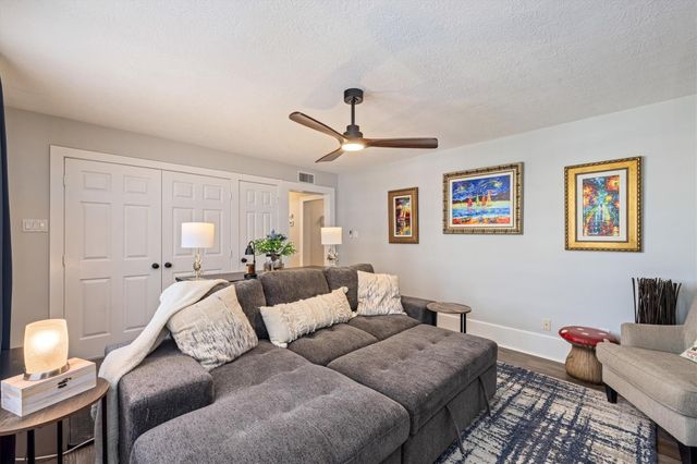 3216 Avenue N, Galveston, TX 77550