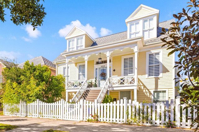 3216 Avenue N, Galveston, TX 77550