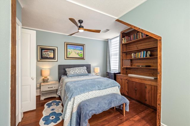 3216 Avenue N, Galveston, TX 77550