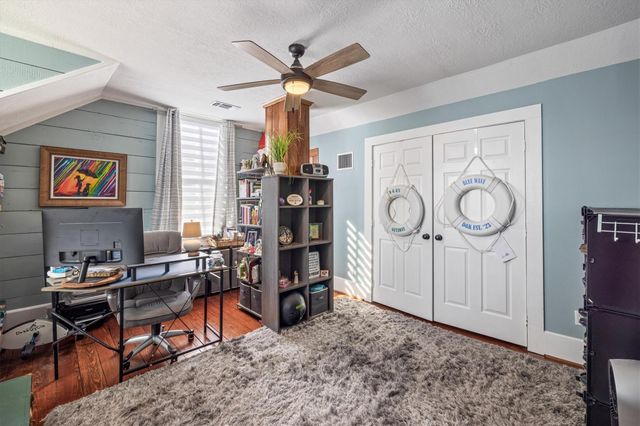 3216 Avenue N, Galveston, TX 77550