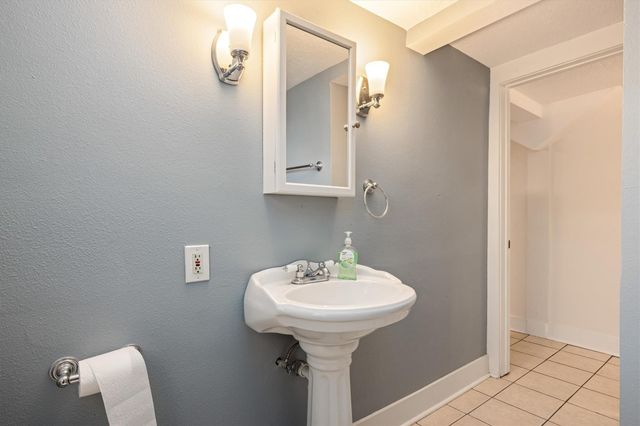 3216 Avenue N, Galveston, TX 77550