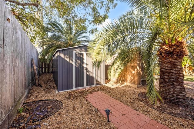 3216 Avenue N, Galveston, TX 77550