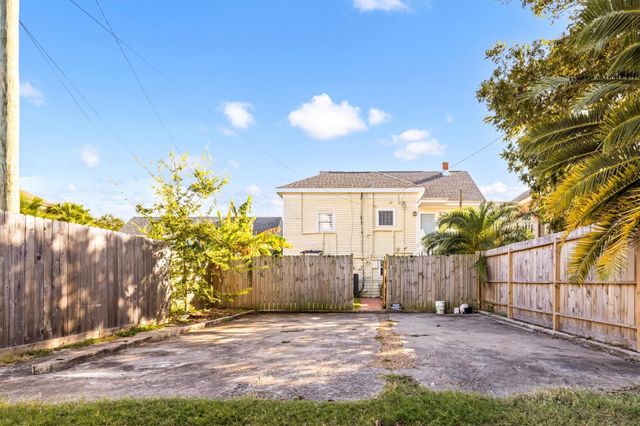 3216 Avenue N, Galveston, TX 77550