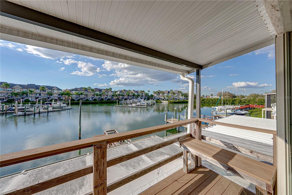 Image 38 of property listing at 4306 HARBOR HOUSE DRIVE, Tampa, FL 33615