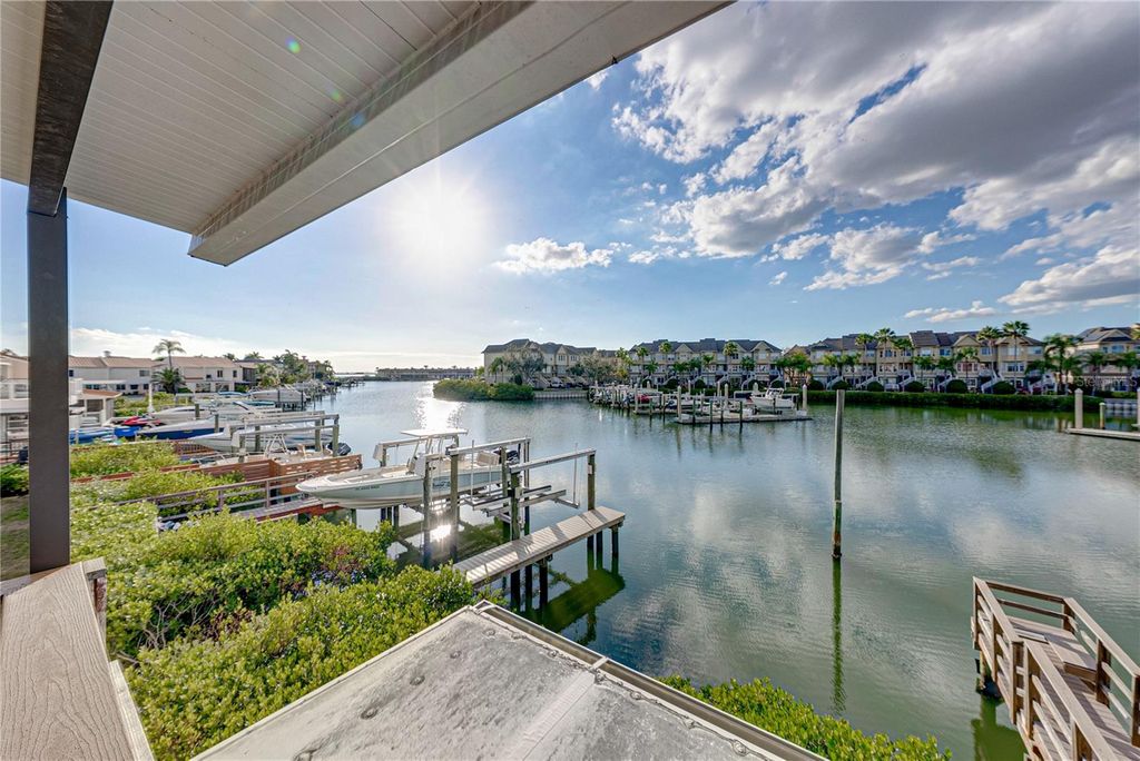 Image 39 of property listing at 4306 HARBOR HOUSE DRIVE, Tampa, FL 33615