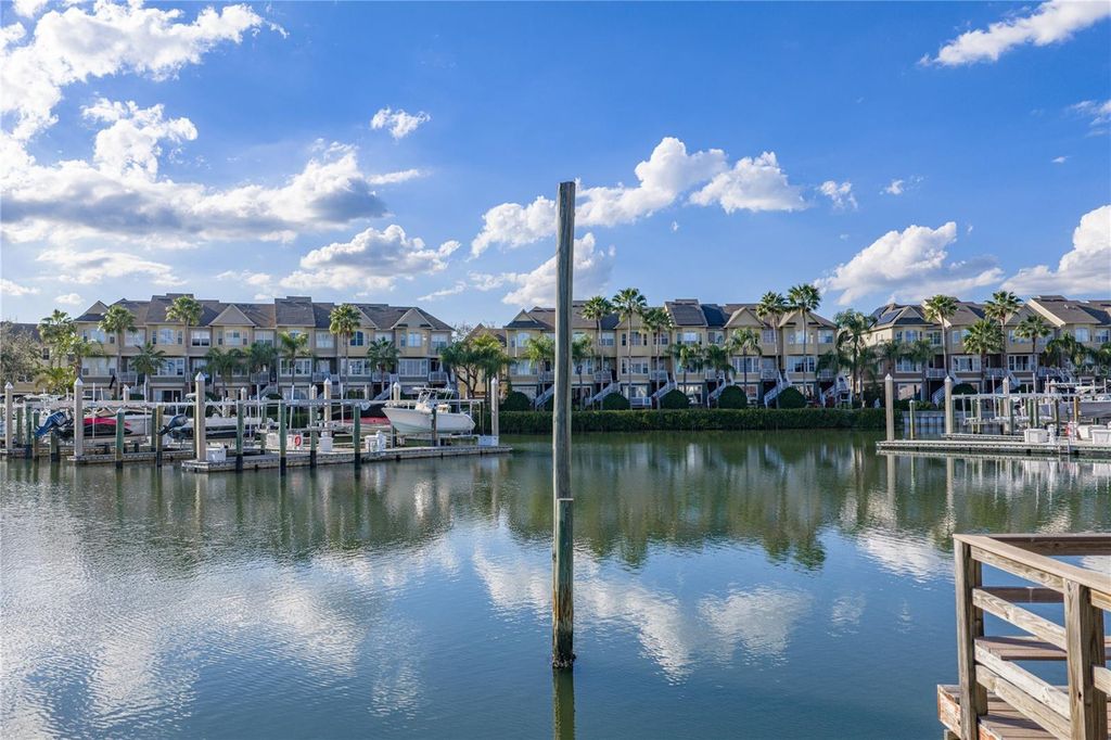 Image 71 of property listing at 4306 HARBOR HOUSE DRIVE, Tampa, FL 33615