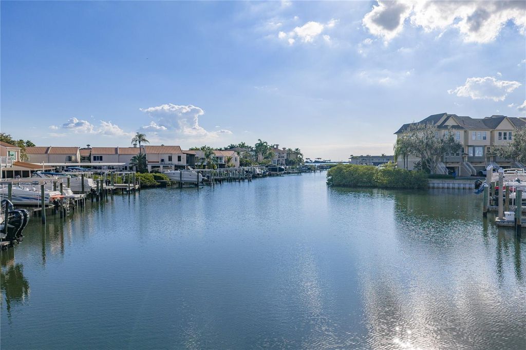 Image 74 of property listing at 4306 HARBOR HOUSE DRIVE, Tampa, FL 33615