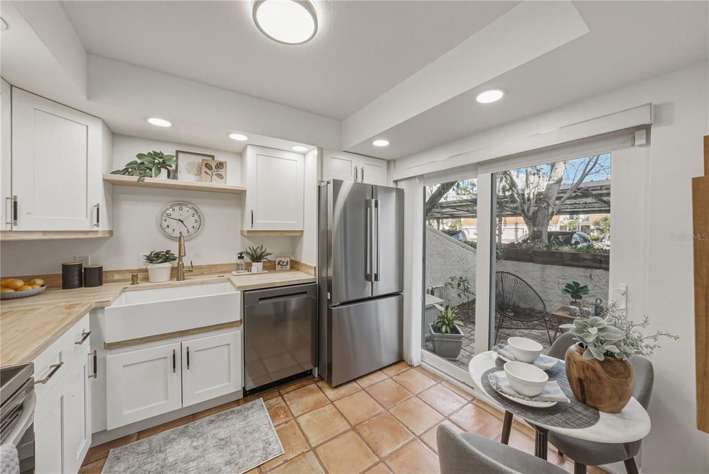 Image 9 of property listing at 4306 HARBOR HOUSE DRIVE, Tampa, FL 33615