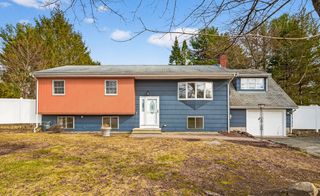 19 Sahlin Cir, Franklin, MA 02038