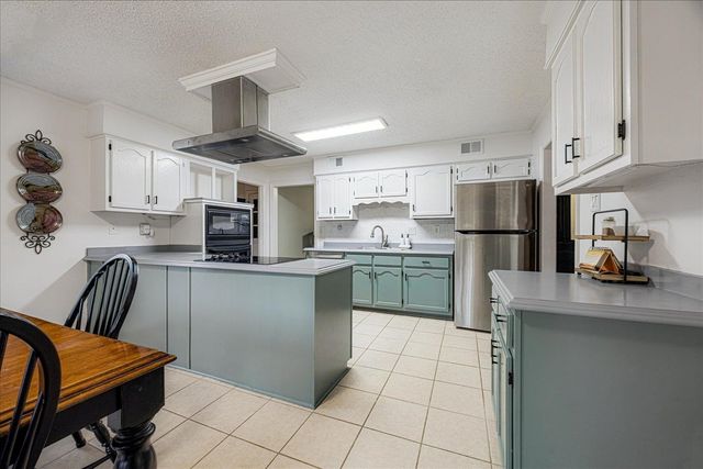 8193 KIMBROOK DR, Germantown, TN 38138