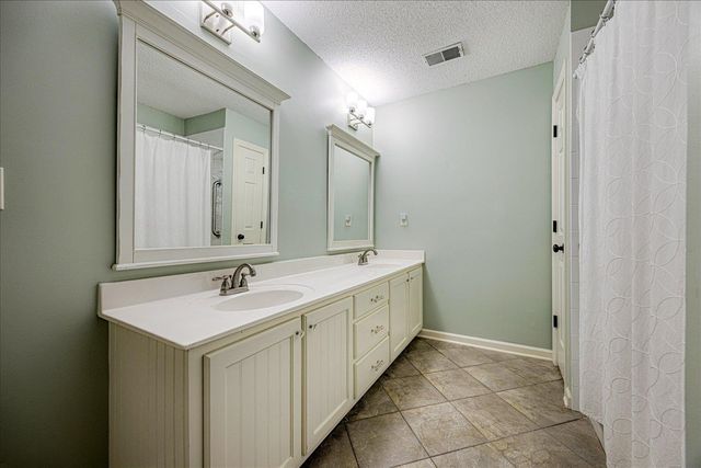 8193 KIMBROOK DR, Germantown, TN 38138