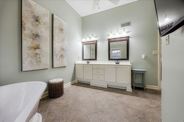 8193 KIMBROOK DR, Germantown, TN 38138