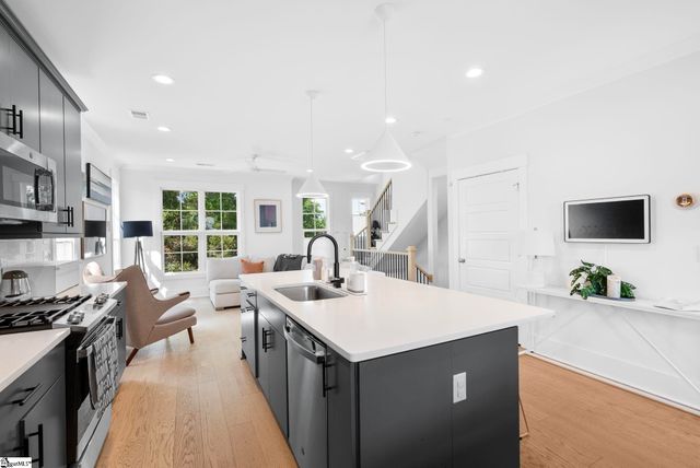 10 Hub Street, Greenville, SC 29601