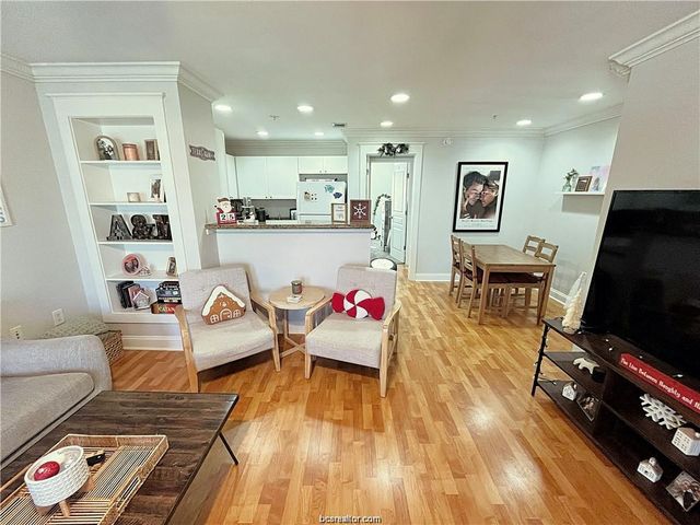 1725 Harvey Mitchell Parkway S 1716, College Station, TX 77840