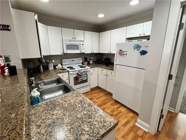 1725 Harvey Mitchell Parkway S 1716, College Station, TX 77840